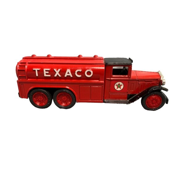 Texaco 1930 Diamond T 1990 Edition Red Collectible Die-Cast Toy Truck Bank - Picture 1 of 11